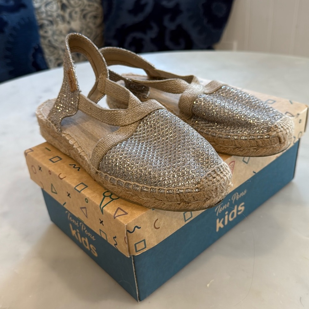 Toni Pons kids from Spain size EU 33